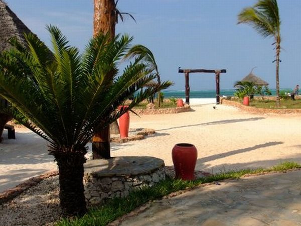 Waikiki Resort Pwani Mchangani Exterior photo